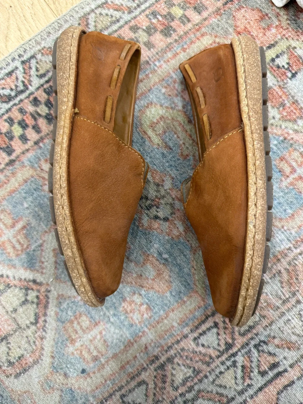 Born Naya slip-on Size 37